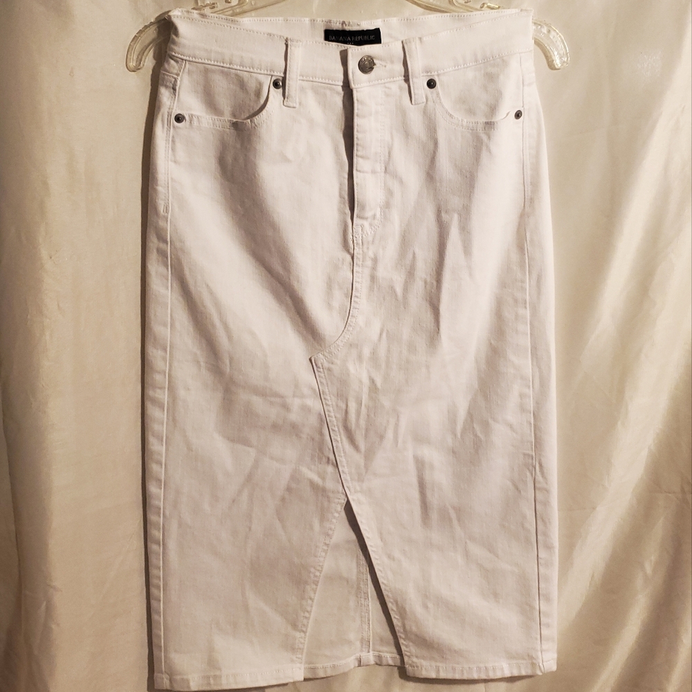BANANA REPUBLIC White Denim Pencil Skirt Size 2